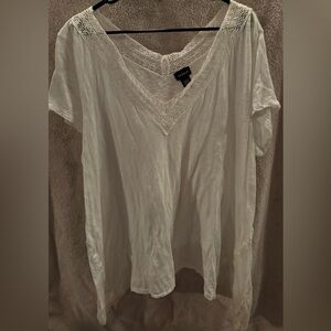 Torrid Cream Lace Detail Top 2 (18/20)